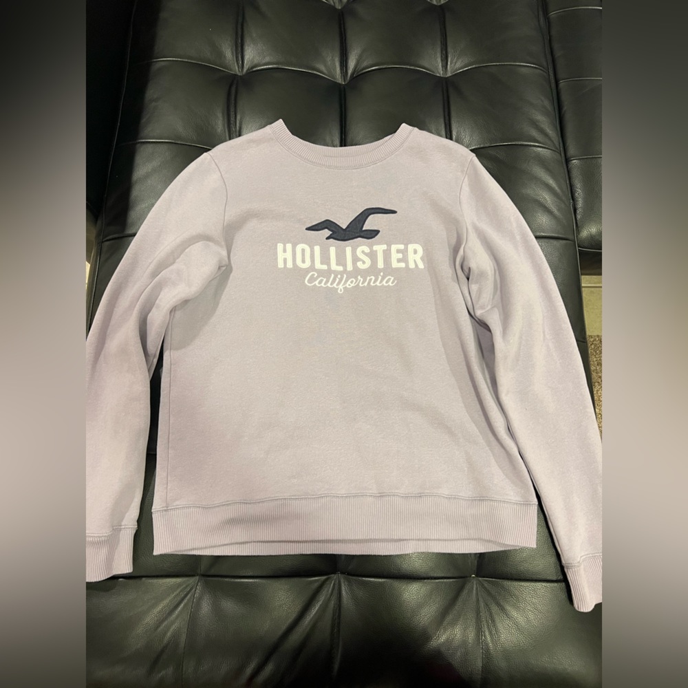 Purple Hollister sweatshirt size medium